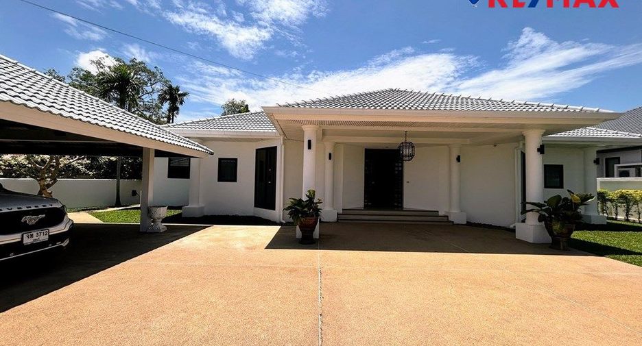 For sale 4 bedrooms house in East Pattaya, Pattaya
