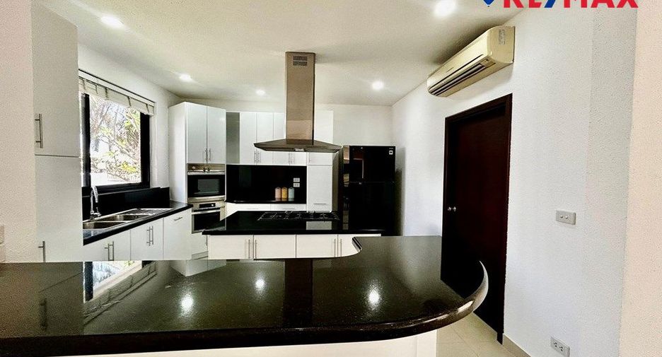 For sale 4 bedrooms house in East Pattaya, Pattaya