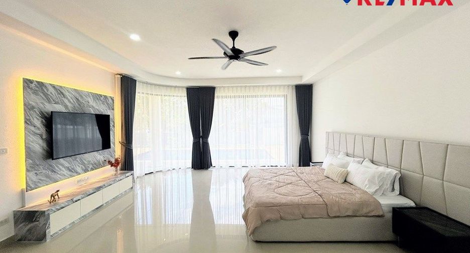 For sale 4 bedrooms house in East Pattaya, Pattaya