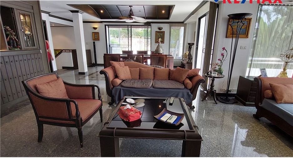 For sale 3 bedrooms condo in North Pattaya, Pattaya