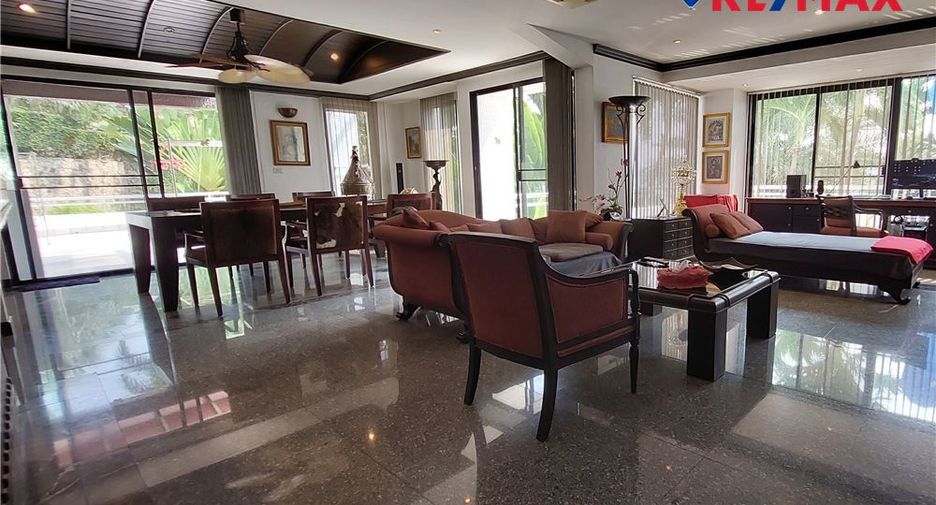 For sale 3 bedrooms condo in North Pattaya, Pattaya