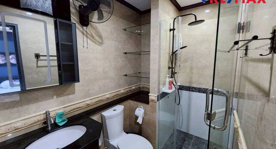 For sale 2 bedrooms condo in Pratumnak, Pattaya