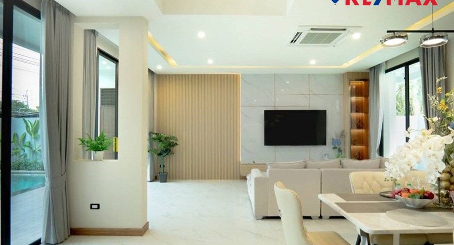 À vendre 4 chambres maison à Huay Yai, Pattaya