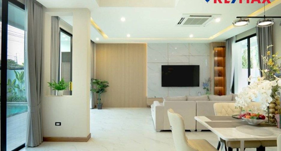 À vendre 4 chambres maison à Huay Yai, Pattaya