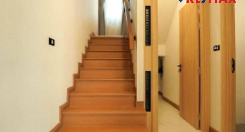 À vendre 4 chambres maison à Huay Yai, Pattaya