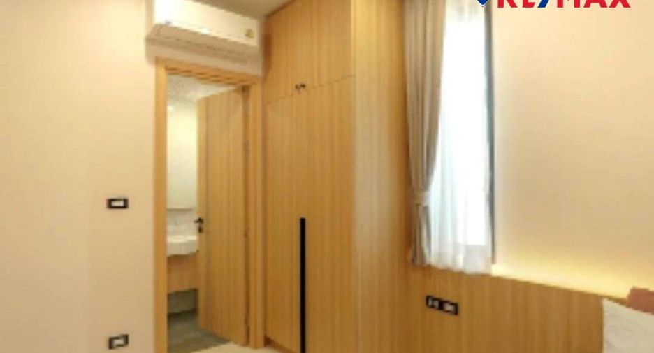 À vendre 4 chambres maison à Huay Yai, Pattaya