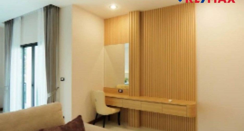 À vendre 4 chambres maison à Huay Yai, Pattaya