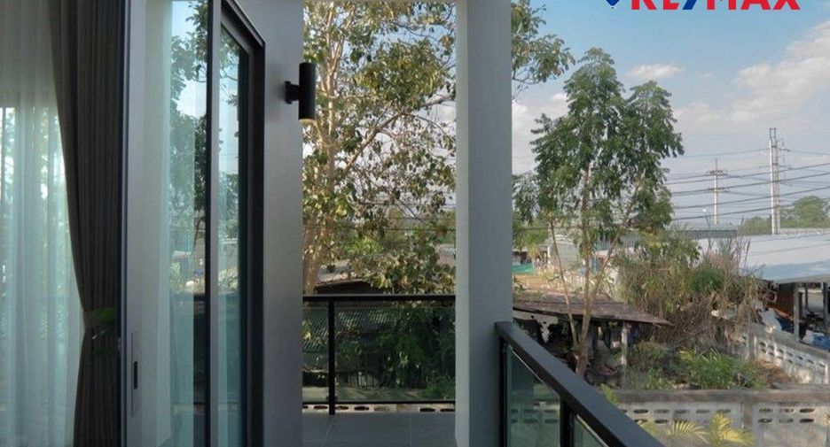 À vendre 4 chambres maison à Huay Yai, Pattaya