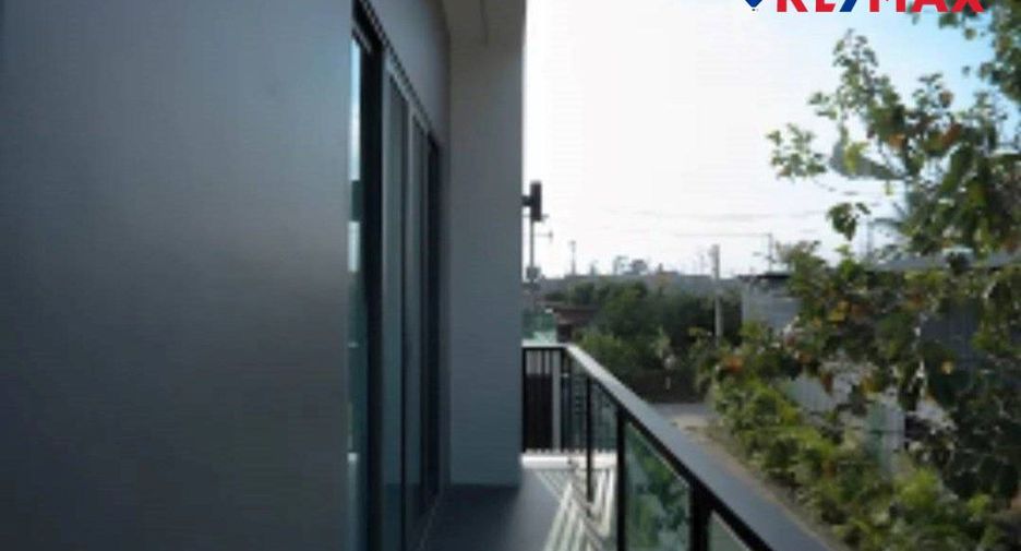 À vendre 4 chambres maison à Huay Yai, Pattaya