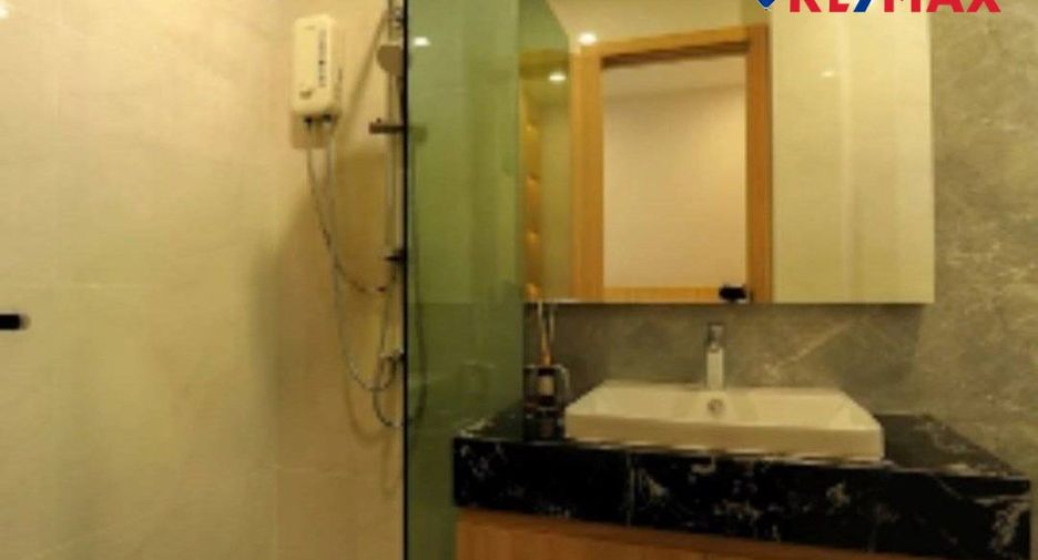 À vendre 4 chambres maison à Huay Yai, Pattaya