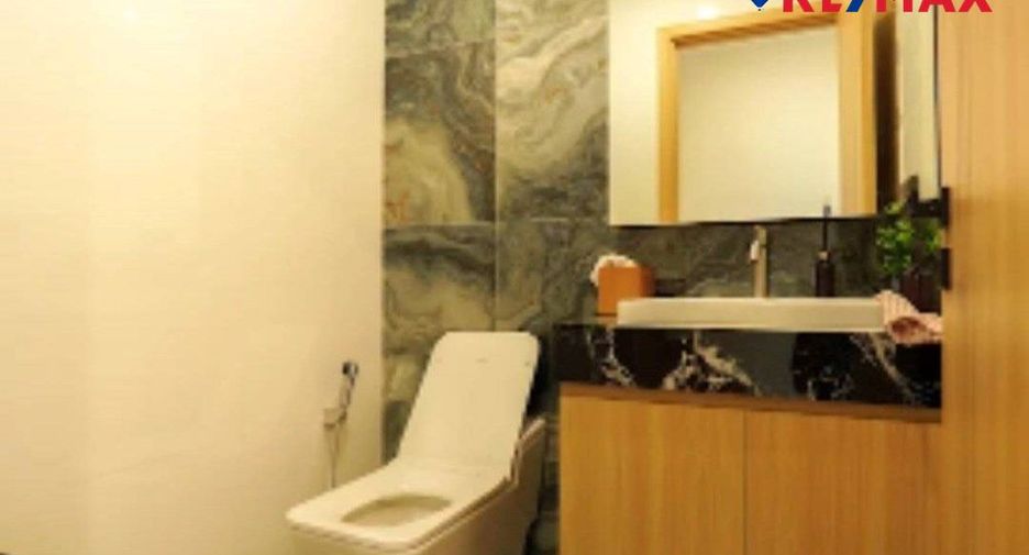 À vendre 4 chambres maison à Huay Yai, Pattaya
