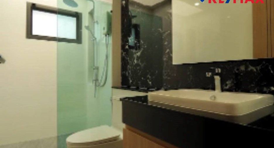 À vendre 4 chambres maison à Huay Yai, Pattaya