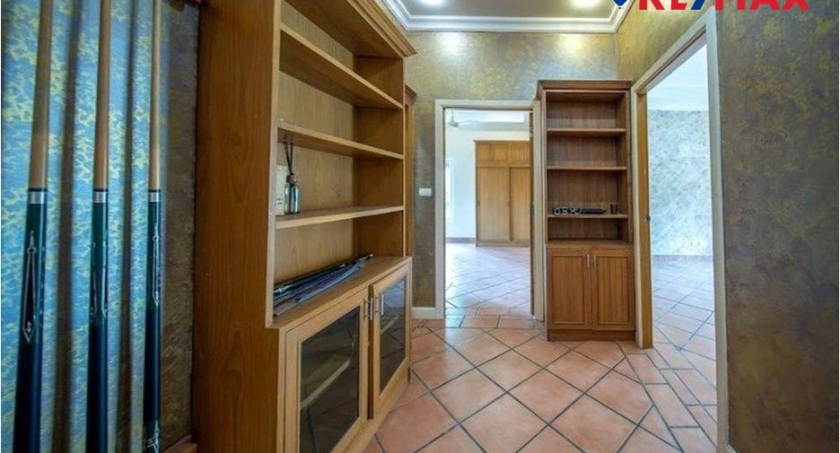 For sale 5 ベッドルーム house in East Pattaya, Pattaya