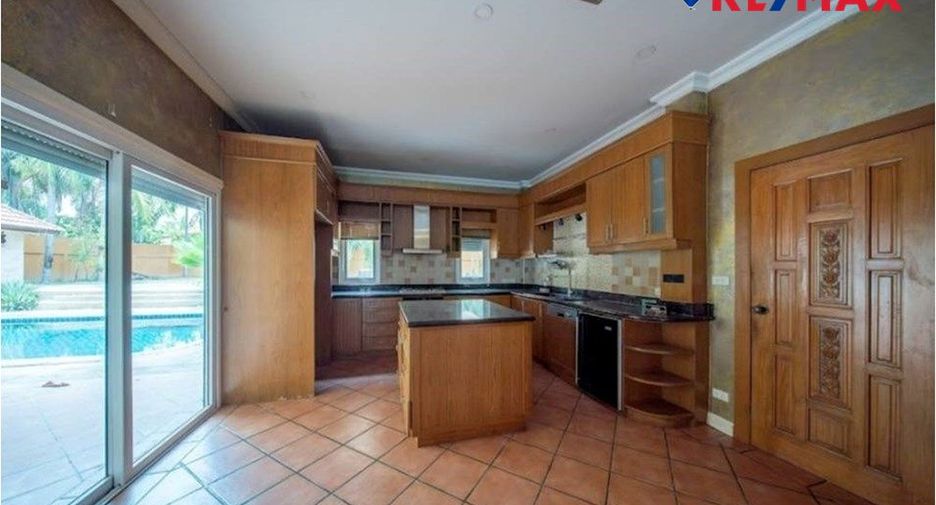 For sale 5 ベッドルーム house in East Pattaya, Pattaya