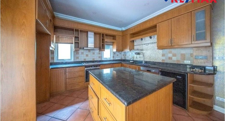 For sale 5 ベッドルーム house in East Pattaya, Pattaya