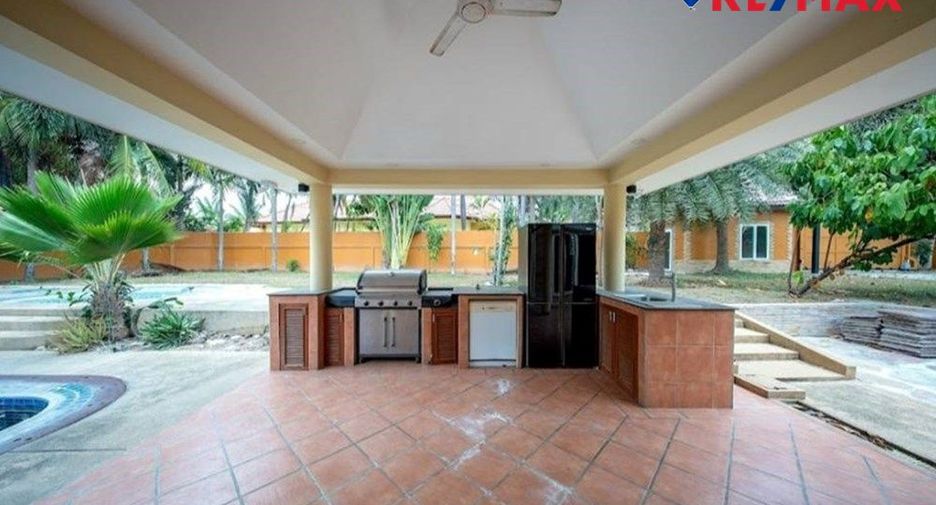 For sale 5 ベッドルーム house in East Pattaya, Pattaya