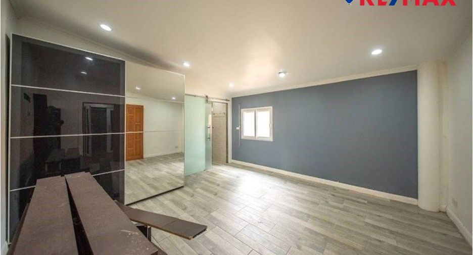 For sale 5 ベッドルーム house in East Pattaya, Pattaya