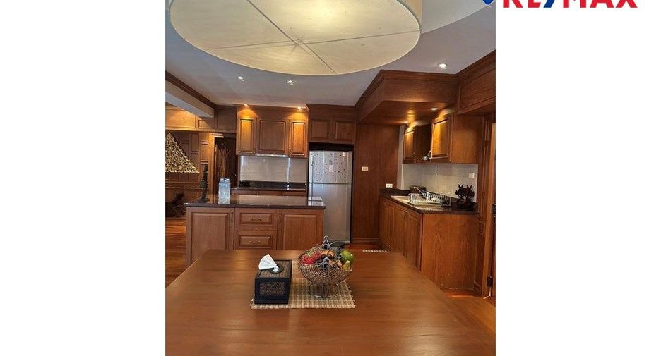 For sale 2 bedrooms condo in Pratumnak, Pattaya