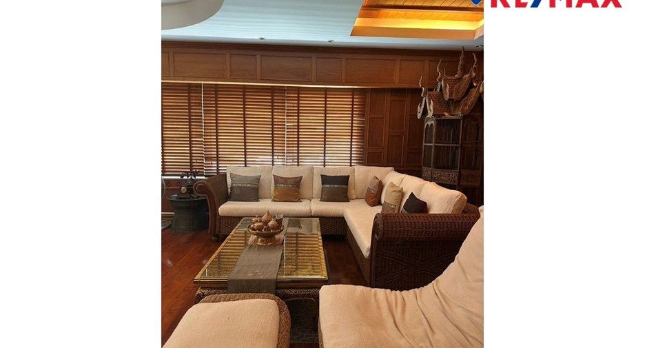 For sale 2 bedrooms condo in Pratumnak, Pattaya