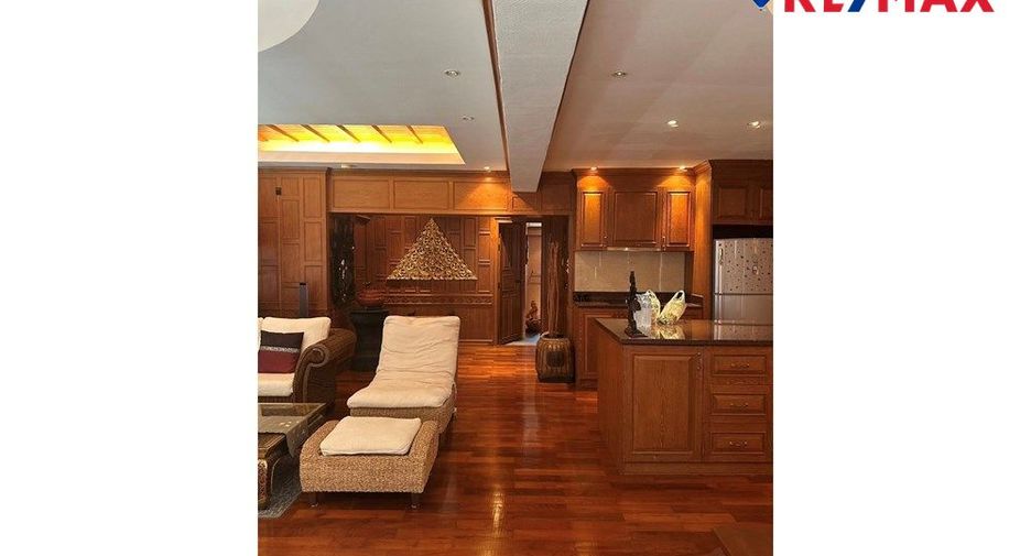 For sale 2 bedrooms condo in Pratumnak, Pattaya