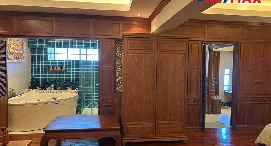 For sale 2 bedrooms condo in Pratumnak, Pattaya
