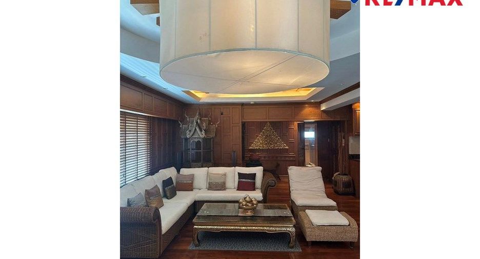 For sale 2 bedrooms condo in Pratumnak, Pattaya