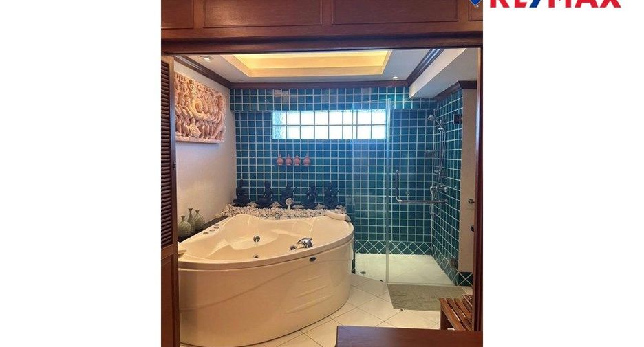 For sale 2 bedrooms condo in Pratumnak, Pattaya