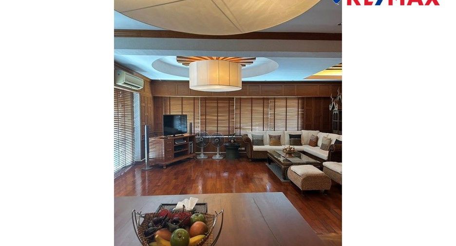 For sale 2 bedrooms condo in Pratumnak, Pattaya