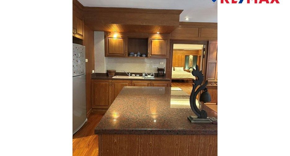 For sale 2 bedrooms condo in Pratumnak, Pattaya