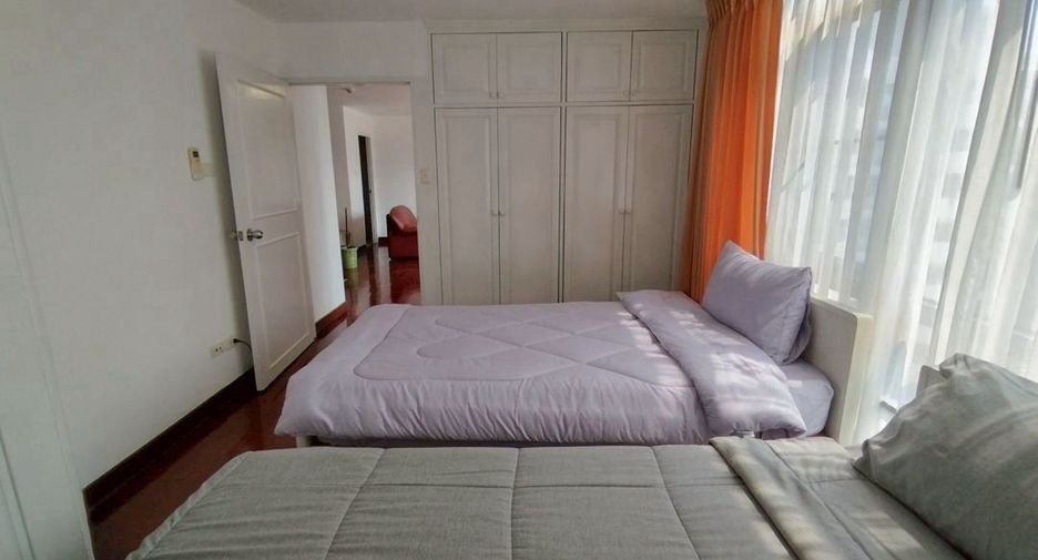 For rent 2 bedrooms condo in Watthana, Bangkok