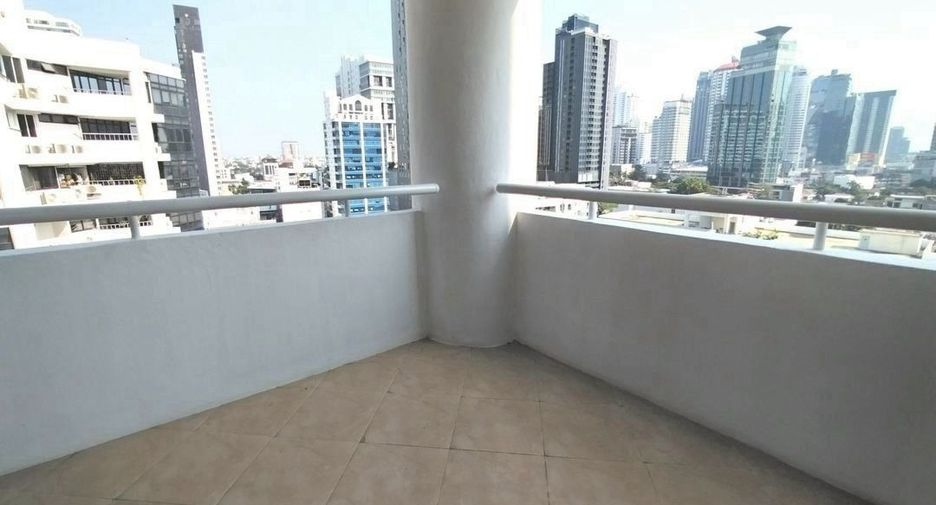 For rent 2 bedrooms condo in Watthana, Bangkok
