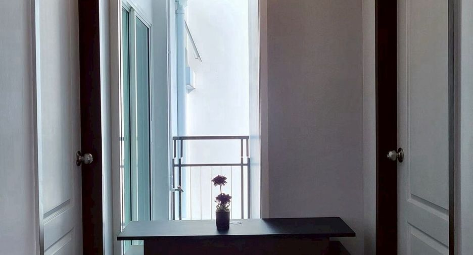 À louer 2 chambres condo à Phra Khanong, Bangkok