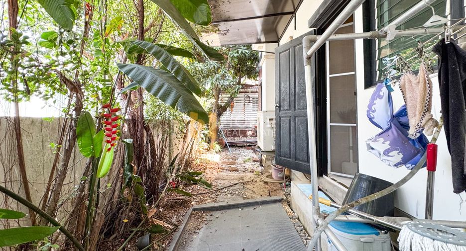 Haus zum Kauf mit 3 Zimmer in Thung Khru, Bangkok