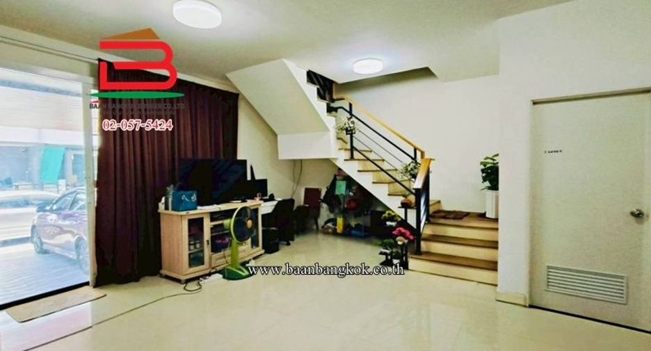 For sale 3 bedrooms townhouse in Mueang Nonthaburi, Nonthaburi