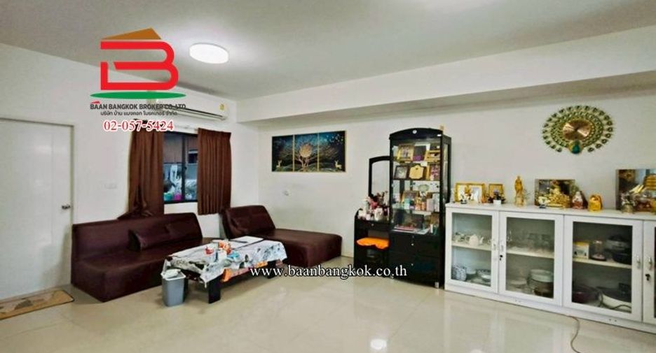 For sale 3 bedrooms townhouse in Mueang Nonthaburi, Nonthaburi