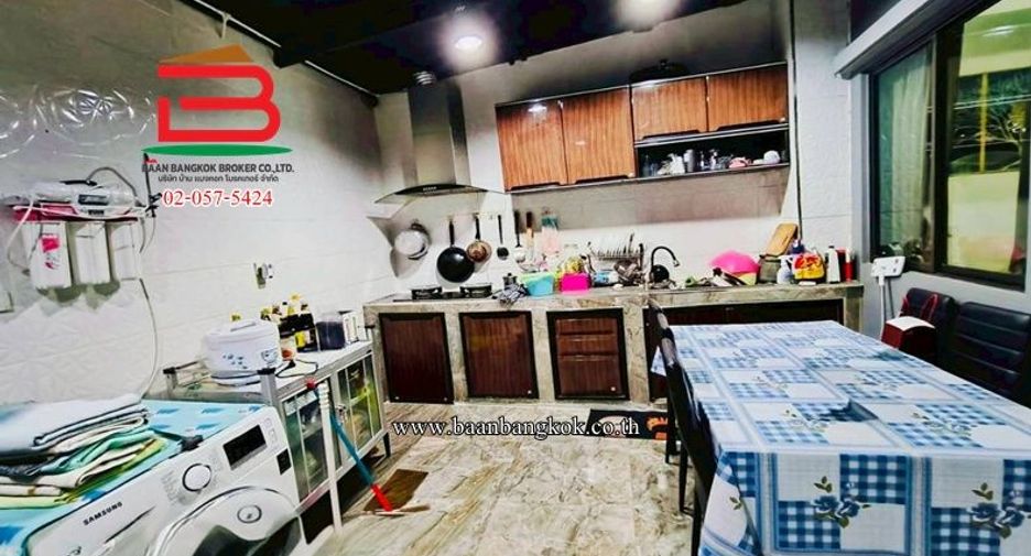 For sale 3 bedrooms townhouse in Mueang Nonthaburi, Nonthaburi