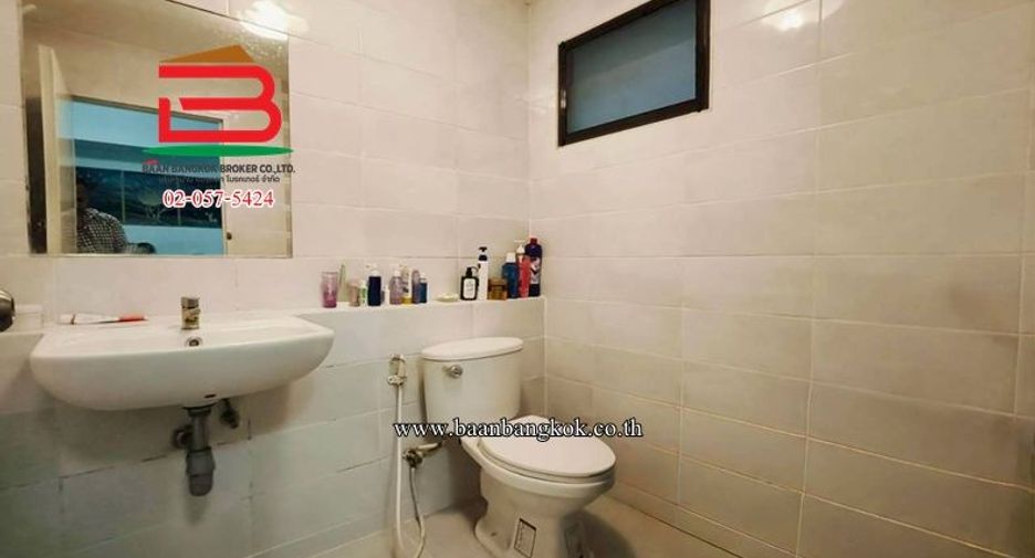 For sale 3 bedrooms townhouse in Mueang Nonthaburi, Nonthaburi