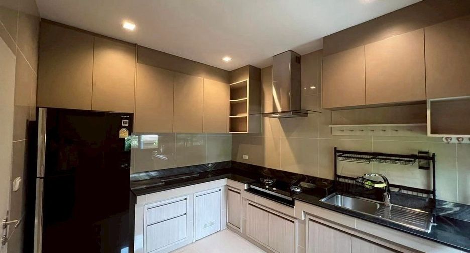 À louer 4 chambres maison à Bang Phli, Samut Prakan