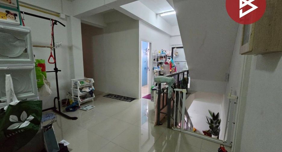 For sale 3 bedrooms retail Space in Si Racha, Chonburi