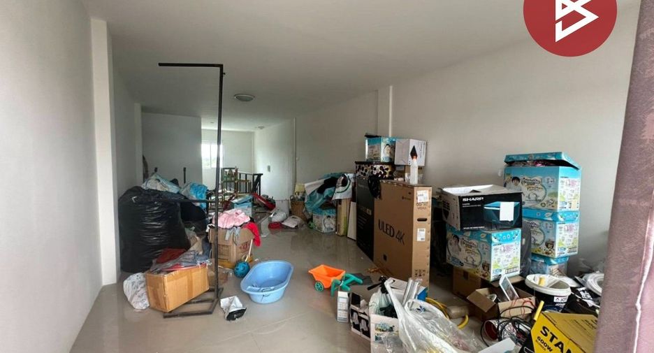 For sale 3 bedrooms retail Space in Si Racha, Chonburi