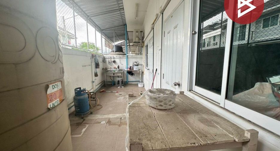 For sale 3 bedrooms retail Space in Si Racha, Chonburi