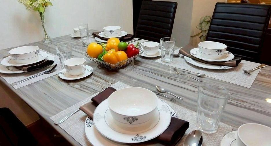 For rent 2 bedrooms condo in Khlong Toei, Bangkok