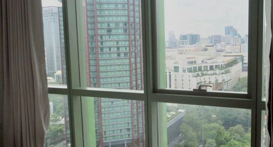 For rent 2 bedrooms condo in Pathum Wan, Bangkok