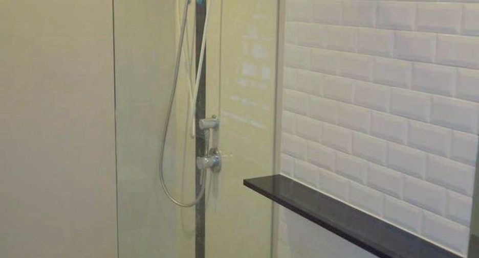 For rent 2 bedrooms condo in Pathum Wan, Bangkok