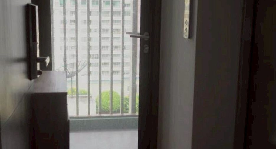 For rent 2 bedrooms condo in Pathum Wan, Bangkok