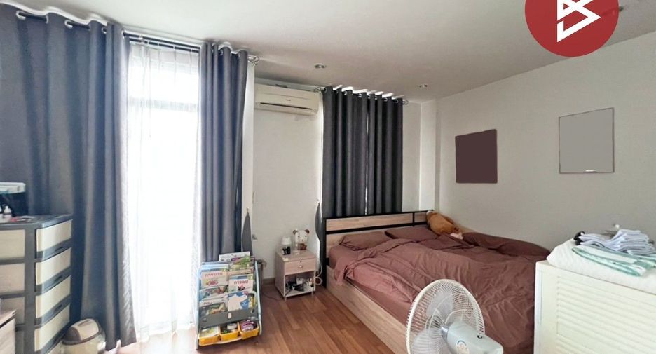 Reihenhaus zum Kauf mit 2 Zimmer in Si Racha, Chonburi