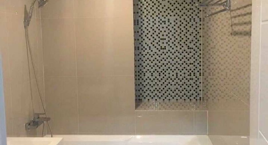 For sale 1 bed condo in Si Racha, Chonburi