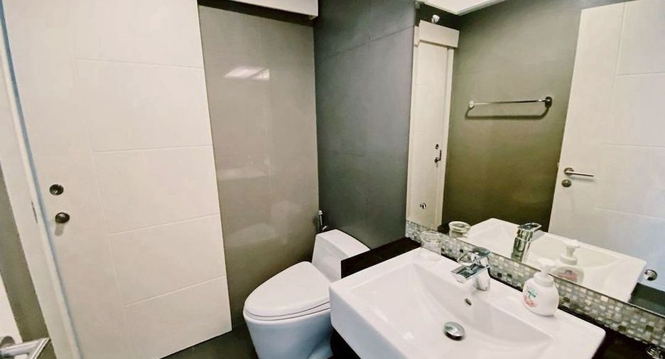 Condo en alquiler de 1 habitaciones en Khlong Toei, Bangkok