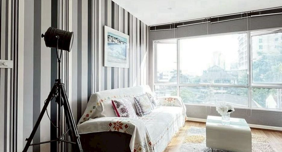 For sale 1 bed condo in Khlong Toei, Bangkok