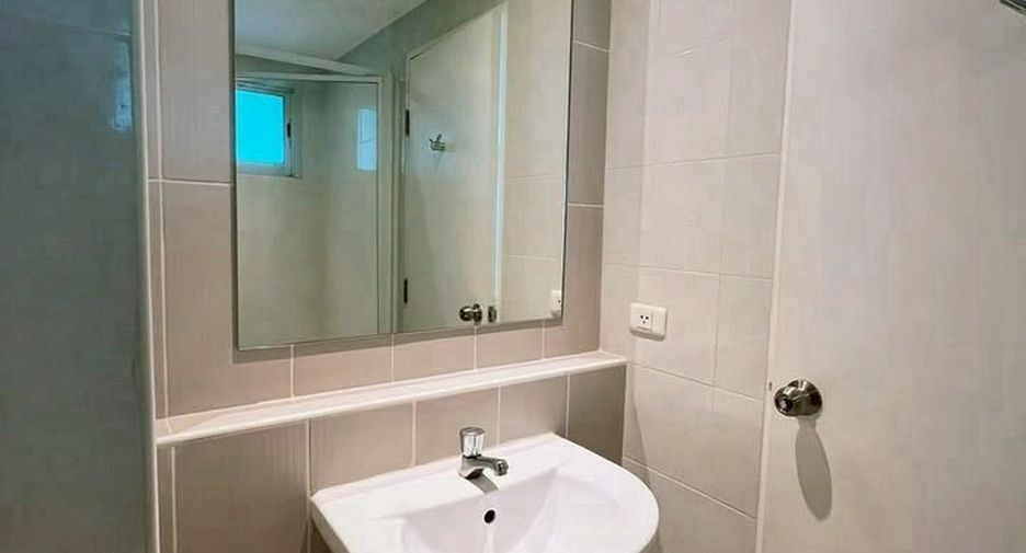 For sale 1 bed condo in Khlong Toei, Bangkok